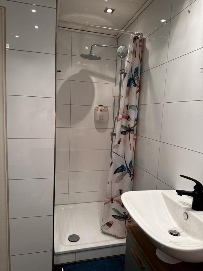 A&V Apartments Wunderschoene Rheinblick Wohnung Zum Entspannen Apt Ela Duisburg Kültér fotó