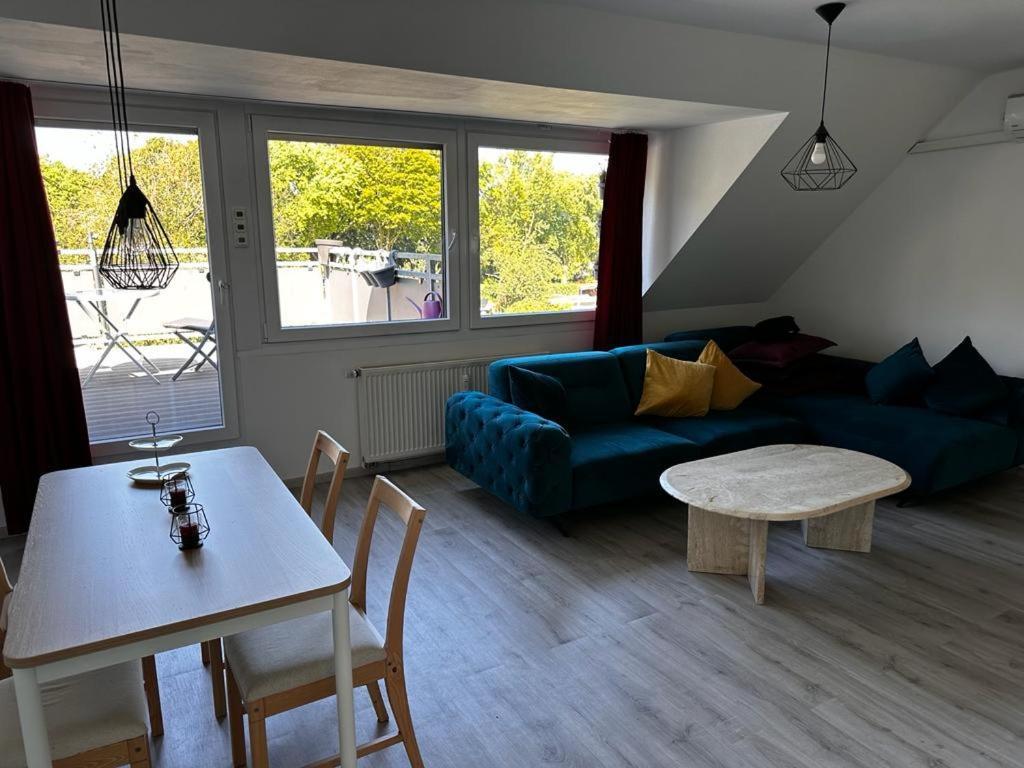 A&V Apartments Wunderschoene Rheinblick Wohnung Zum Entspannen Apt Ela Duisburg Kültér fotó