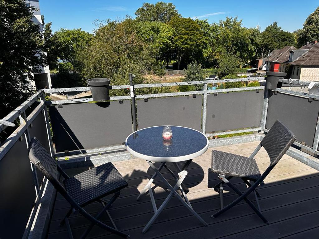 A&V Apartments Wunderschoene Rheinblick Wohnung Zum Entspannen Apt Ela Duisburg Kültér fotó